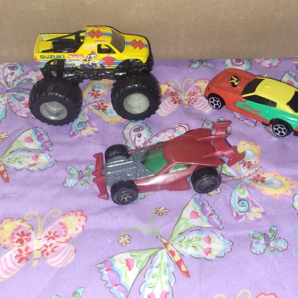 Assorted Toy Vehicles Hotwheels,Matchbox,Others - Picture 2 of 6